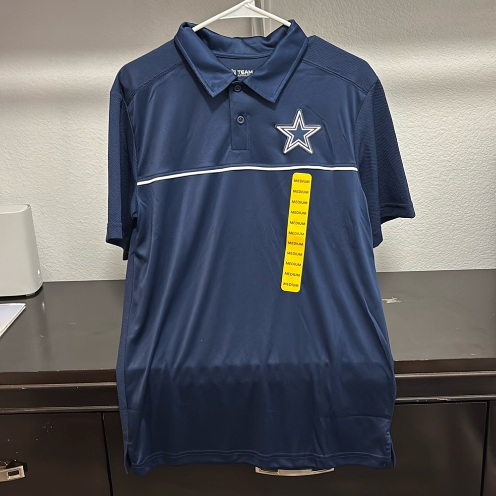 NWT DALLAS COWBOYS SIZE M POLO